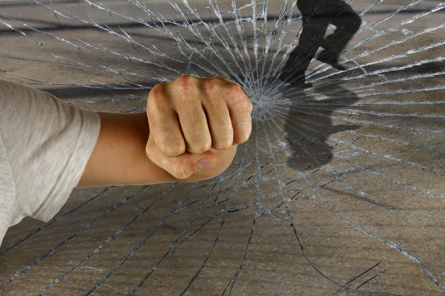 crime, burglary, fist, bat, broken glass, mafia, criminal, glass pane, escape, splintered, running away, threat, danger, threatening, dangerous