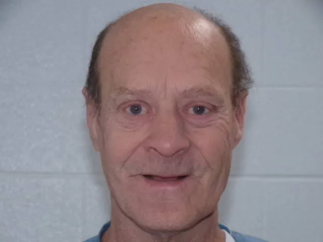 Registry photo of Escue Boles