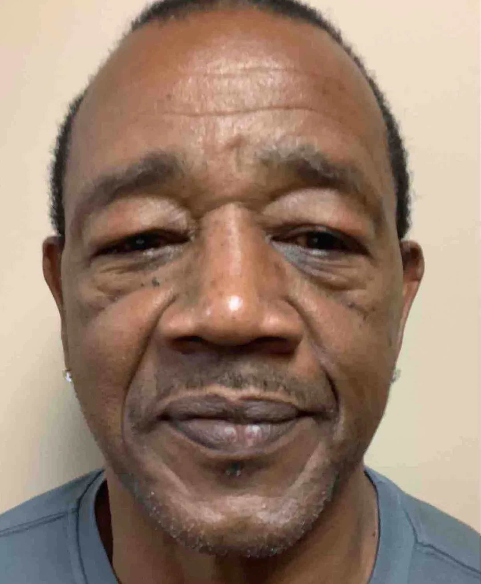 Registry photo of Darrell E Warren