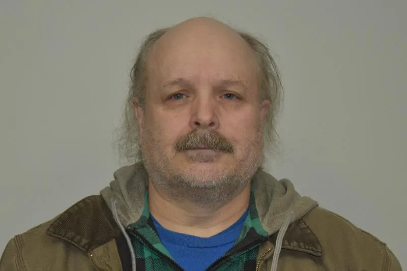 Registry photo of Lee R Frazier