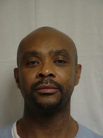 Registry photo of Danial Strong