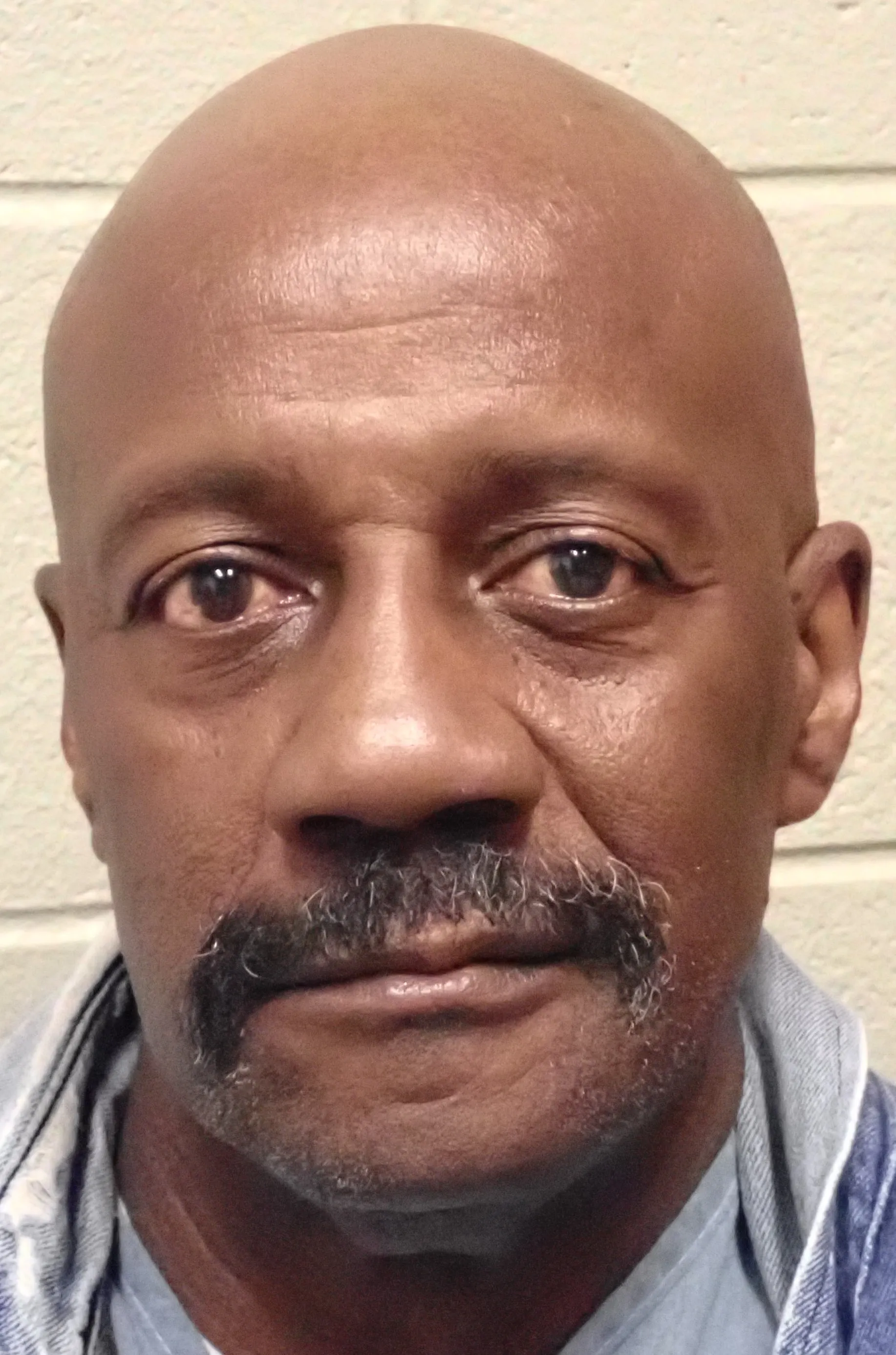 Registry photo of Earl Baker