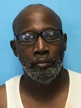 Registry photo of Lorenzo Savis