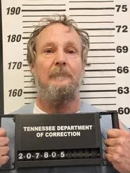 Registry photo of Louis Hughie Lee