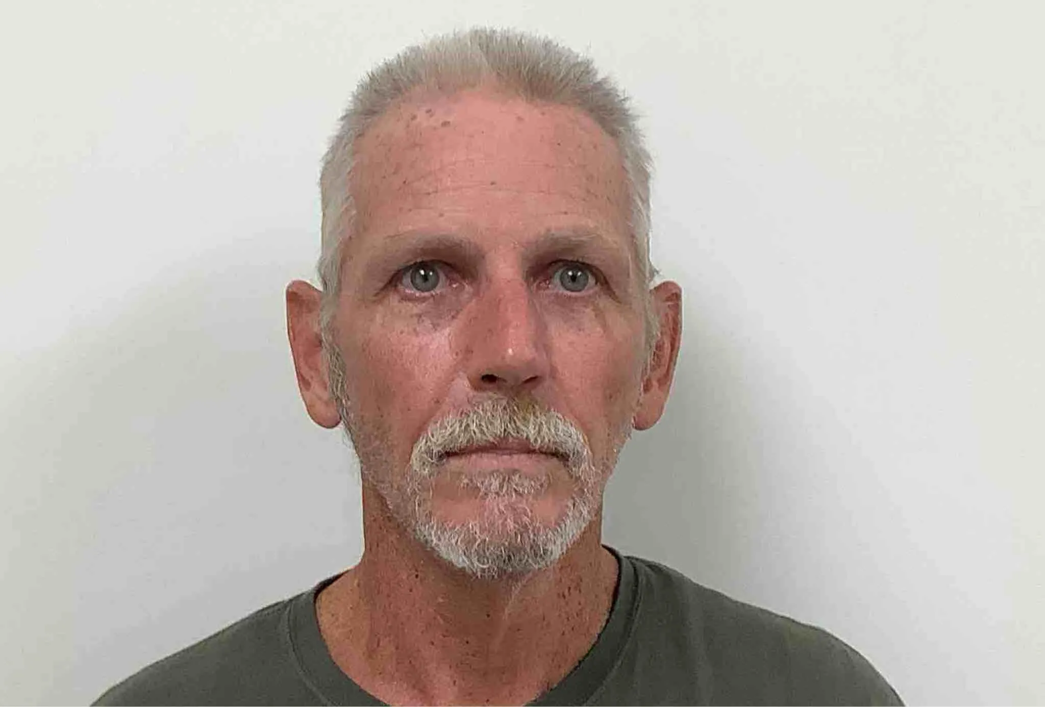 Registry photo of Daniel Edward Holloway