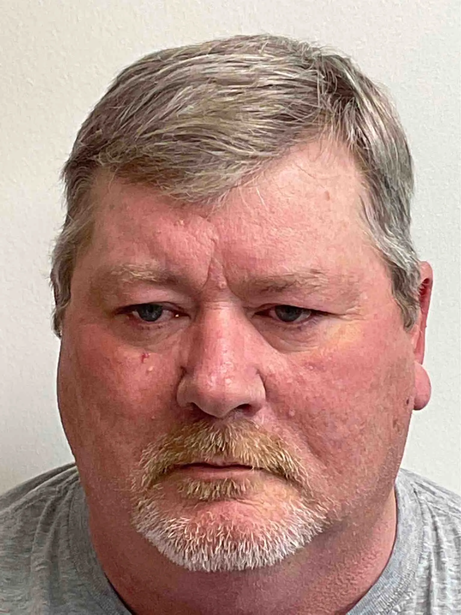 Registry photo of Robert D Griggs