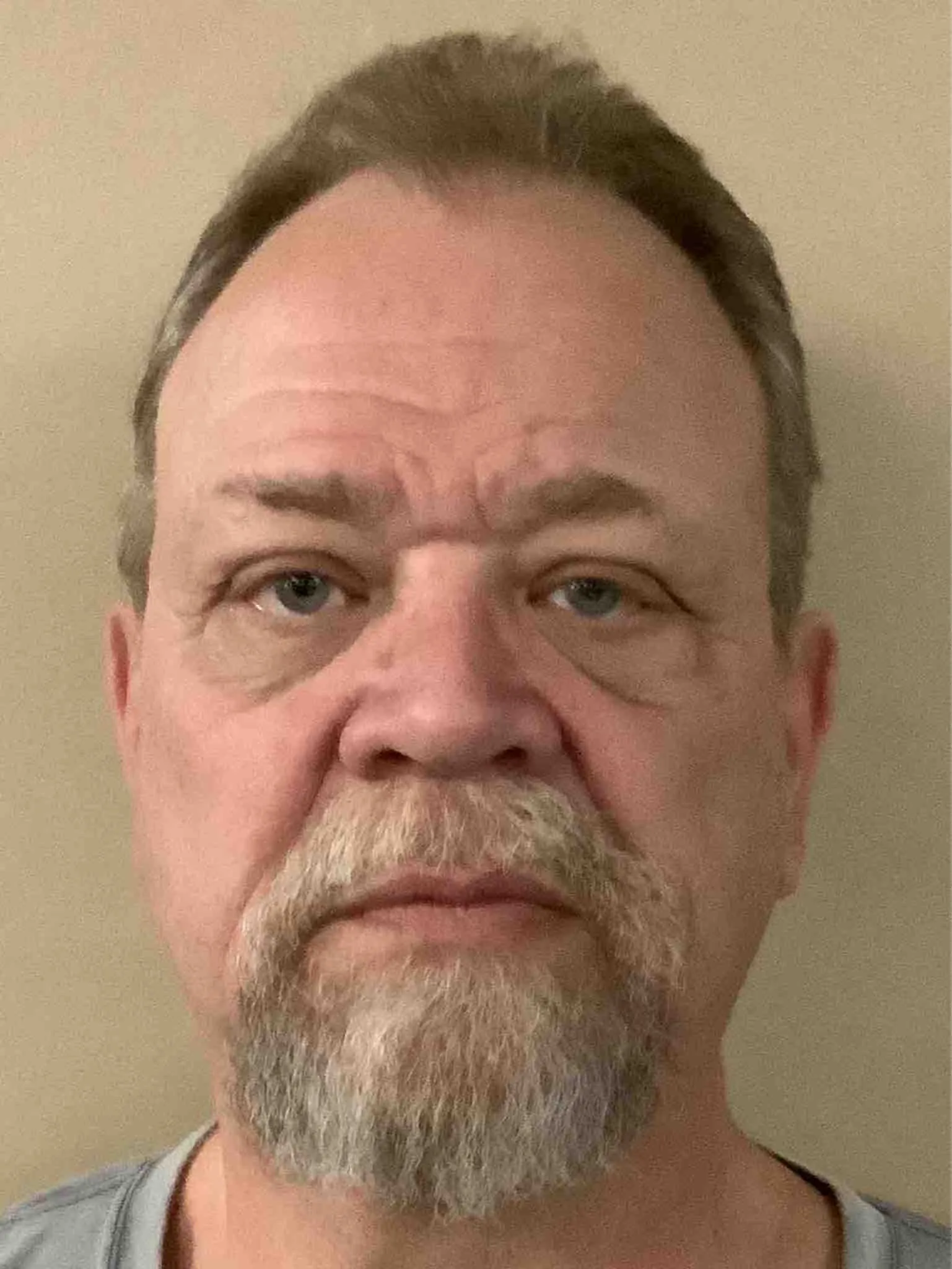 Registry photo of Luther Eugene Swallows