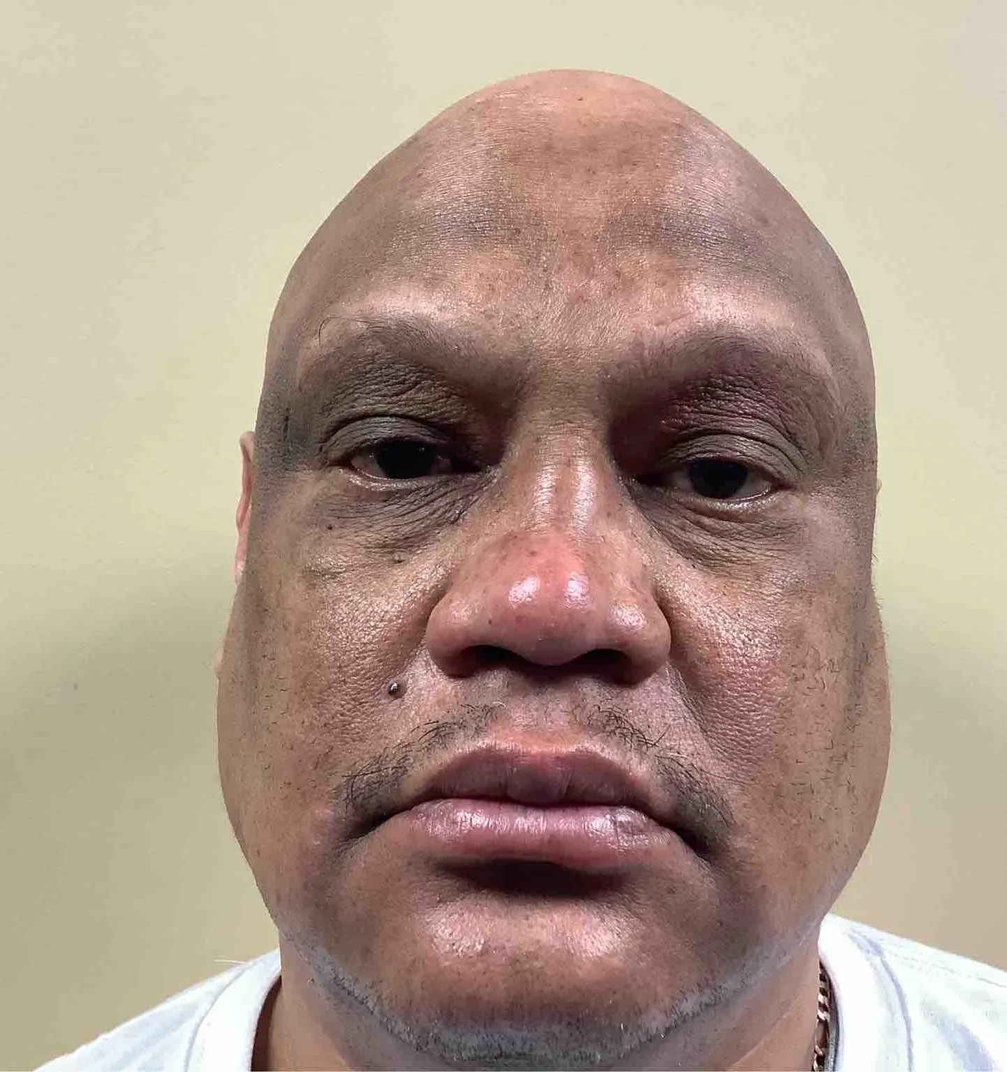 Registry photo of Glenn Benderman