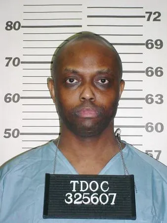 Registry photo of Derrick Antonio Robinson