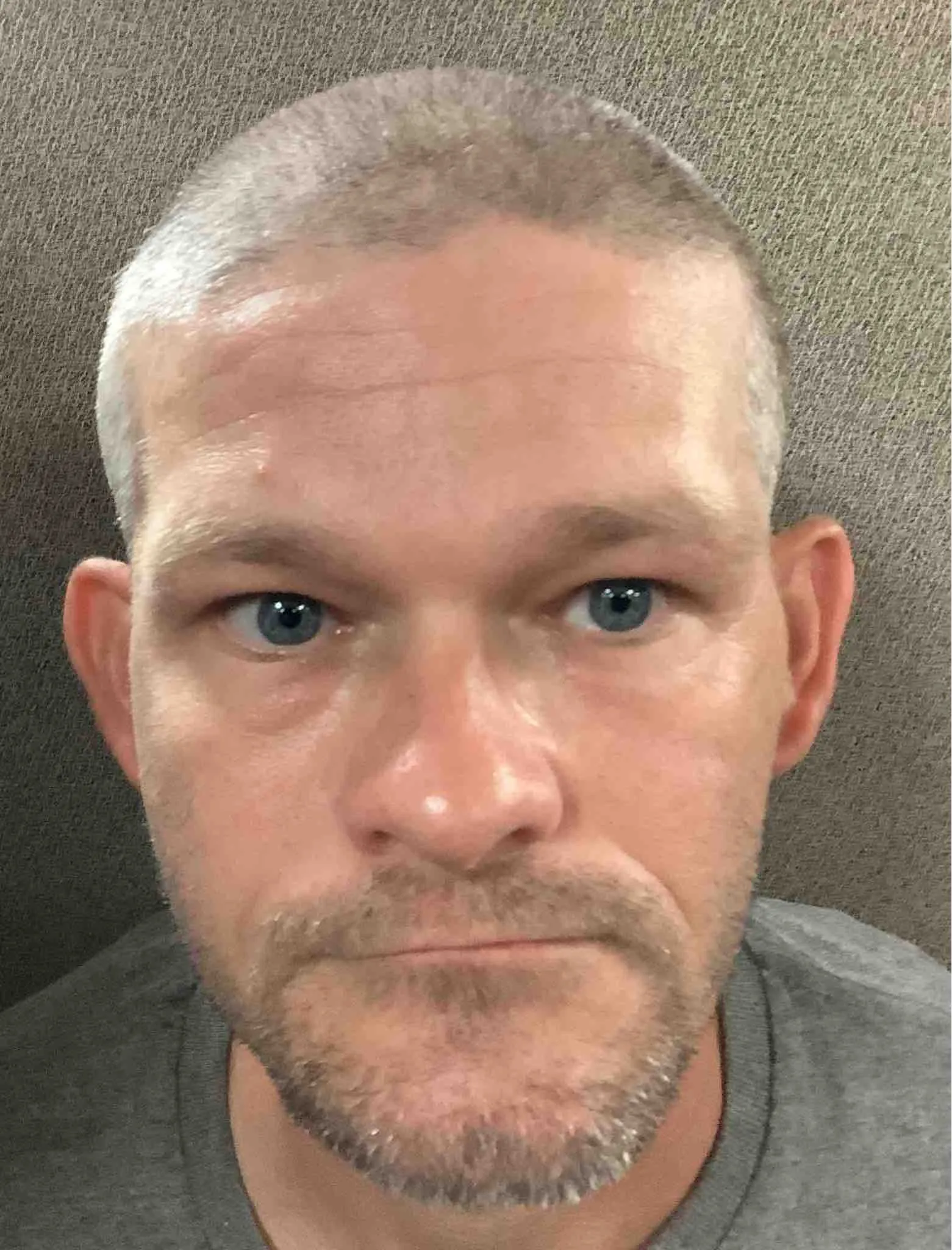 Registry photo of Earnest E Smith