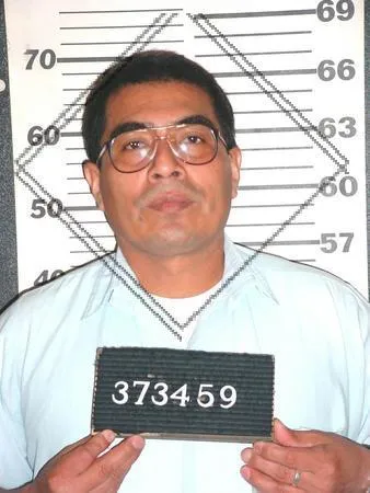 Registry photo of Robert Salvador Mendoza