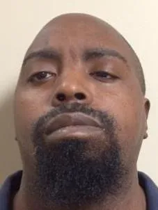 Registry photo of Johnathan Lydell Chumnly