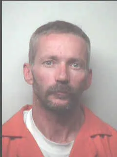 Registry photo of Paul Phillip Lovett