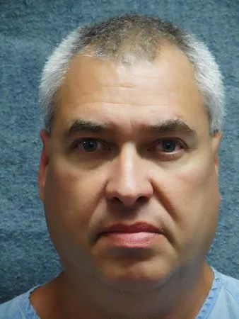 Registry photo of Douglas Eugene Mullins