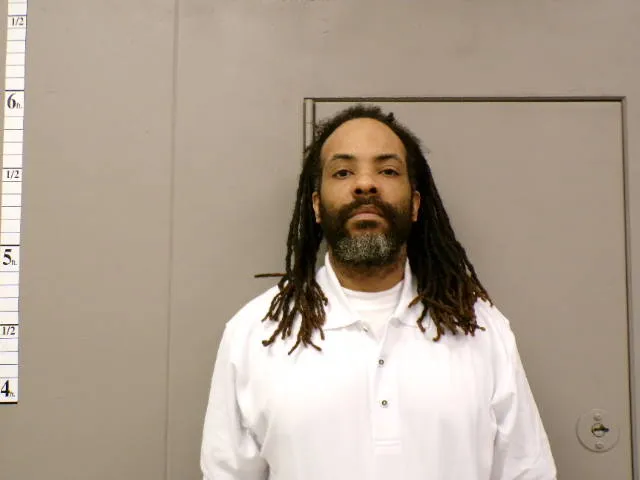 Registry photo of Brandon Antawn Dowell