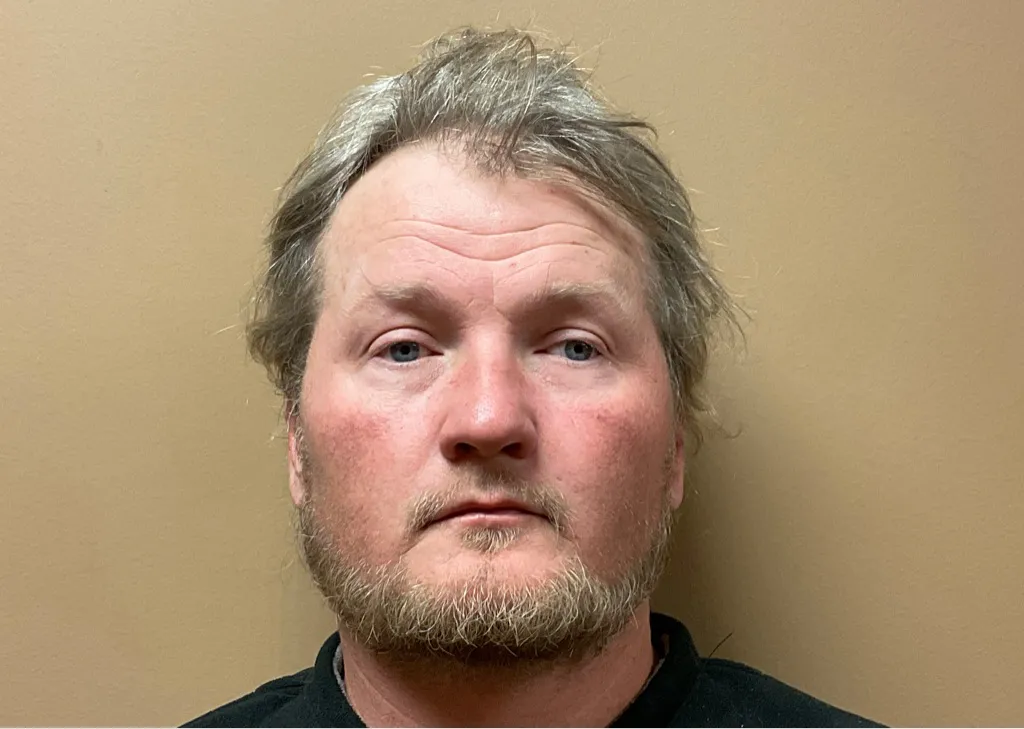 Registry photo of Luther Cordell Maynard