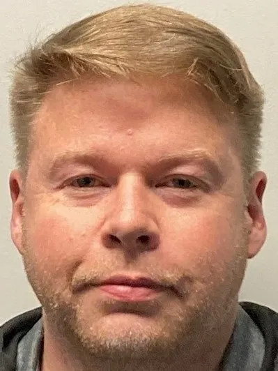 Registry photo of Burl E Hicks