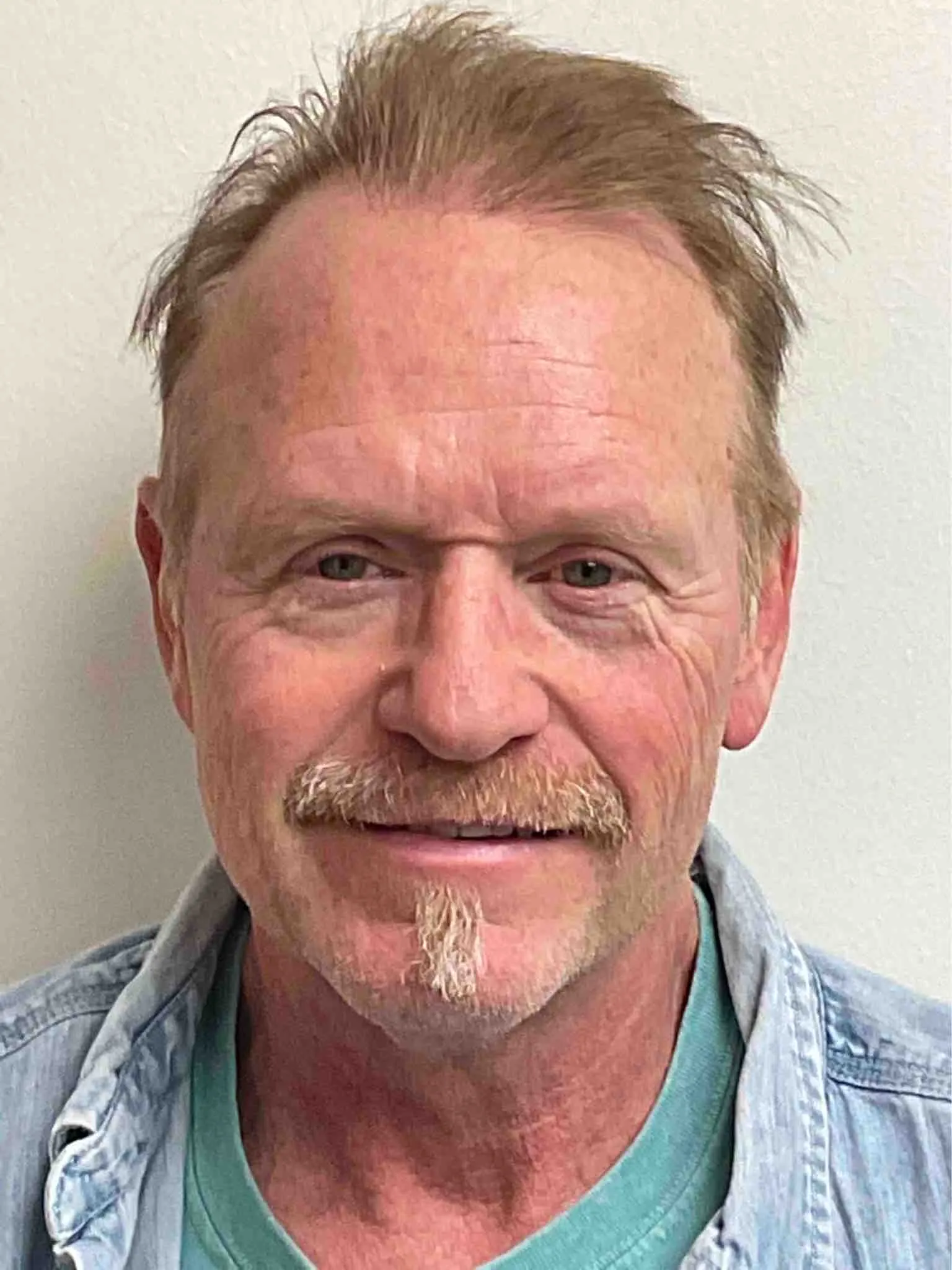 Registry photo of Dan Robert Roach