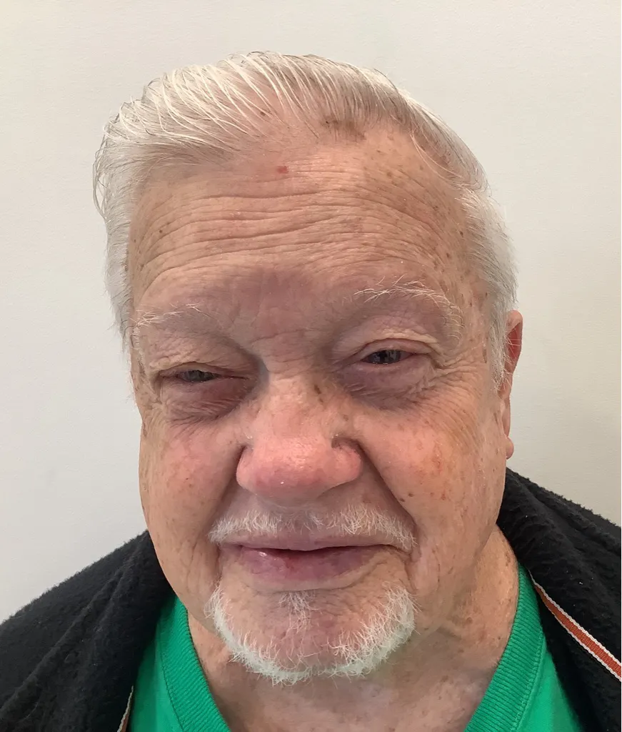 Registry photo of Glen Curtis Letsinger