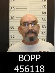 Registry photo of Valter Elroy Hartbarger