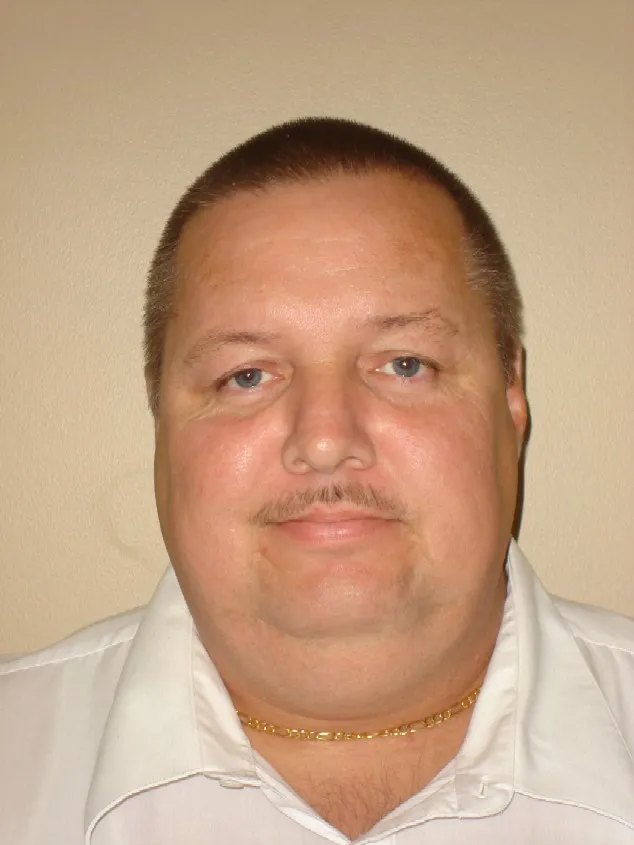 Registry photo of Robert L Knight