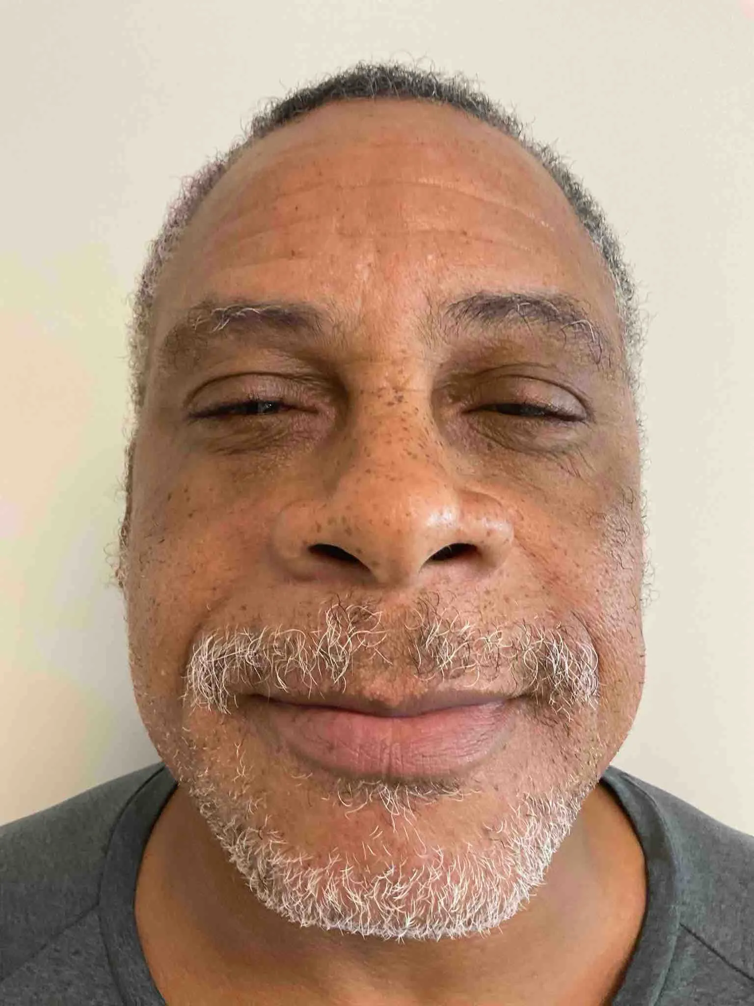 Registry photo of Vincent D Woodruff