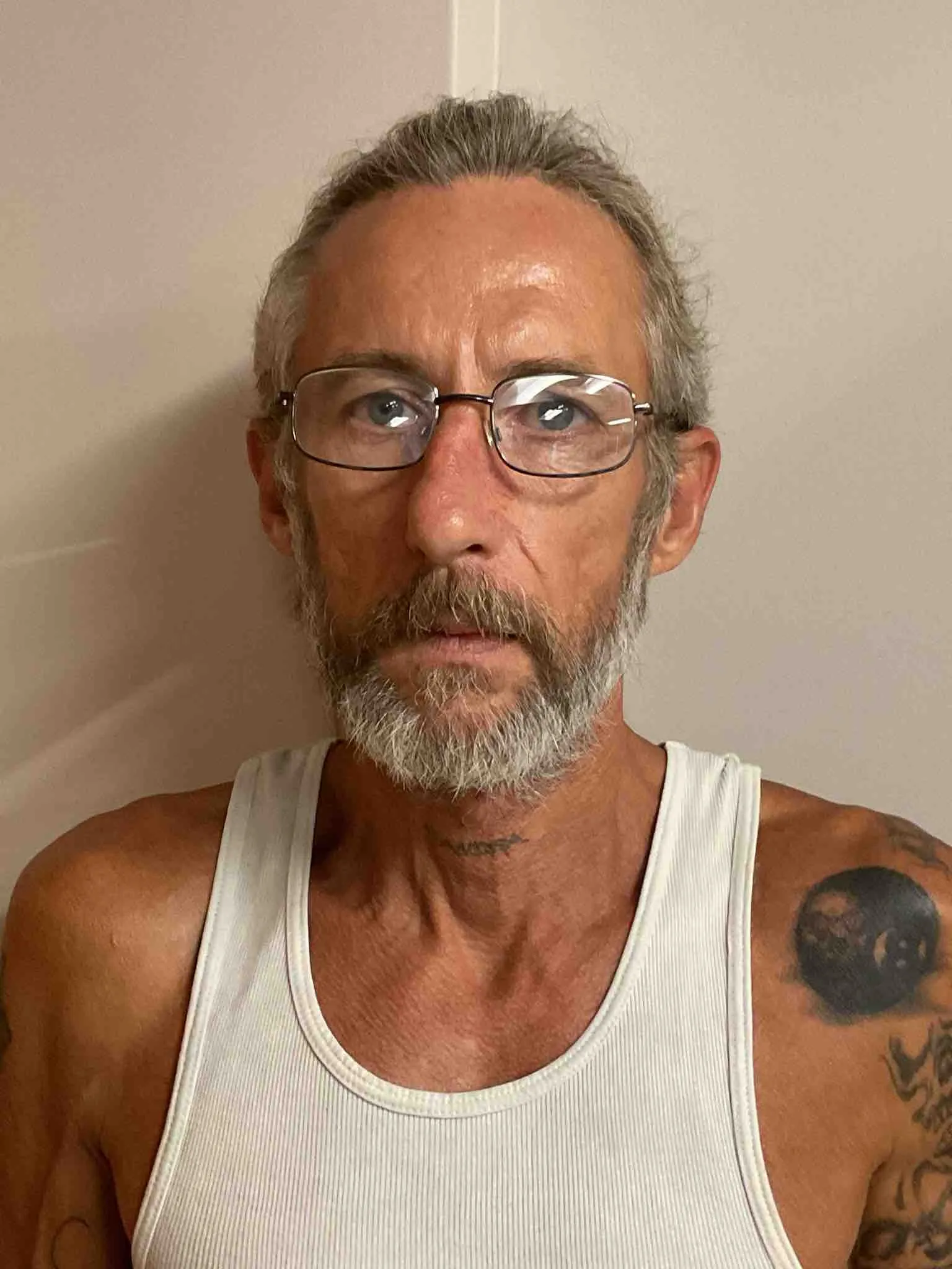 Registry photo of Roger Howard