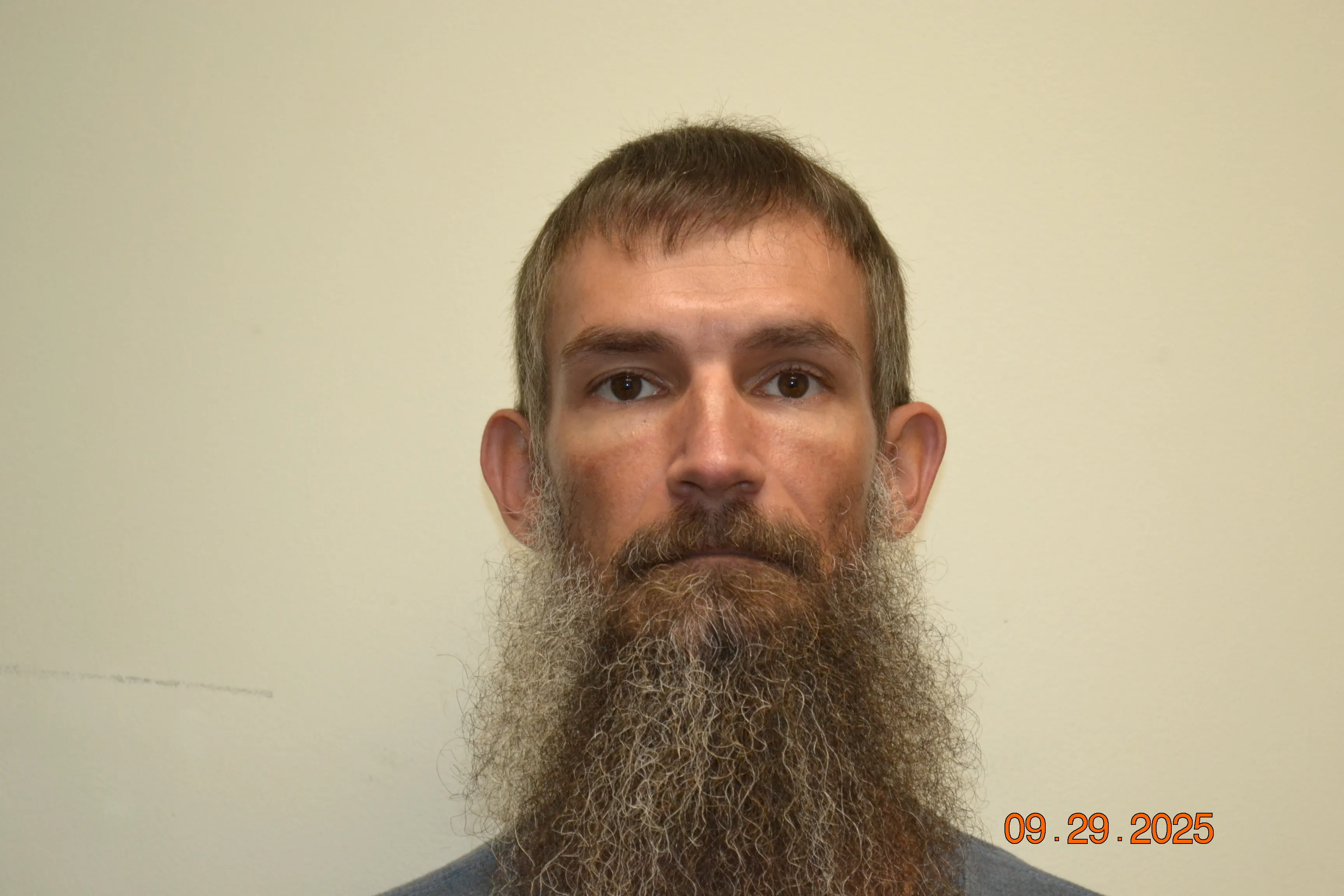 Registry photo of Derrick Brandon Burchfield