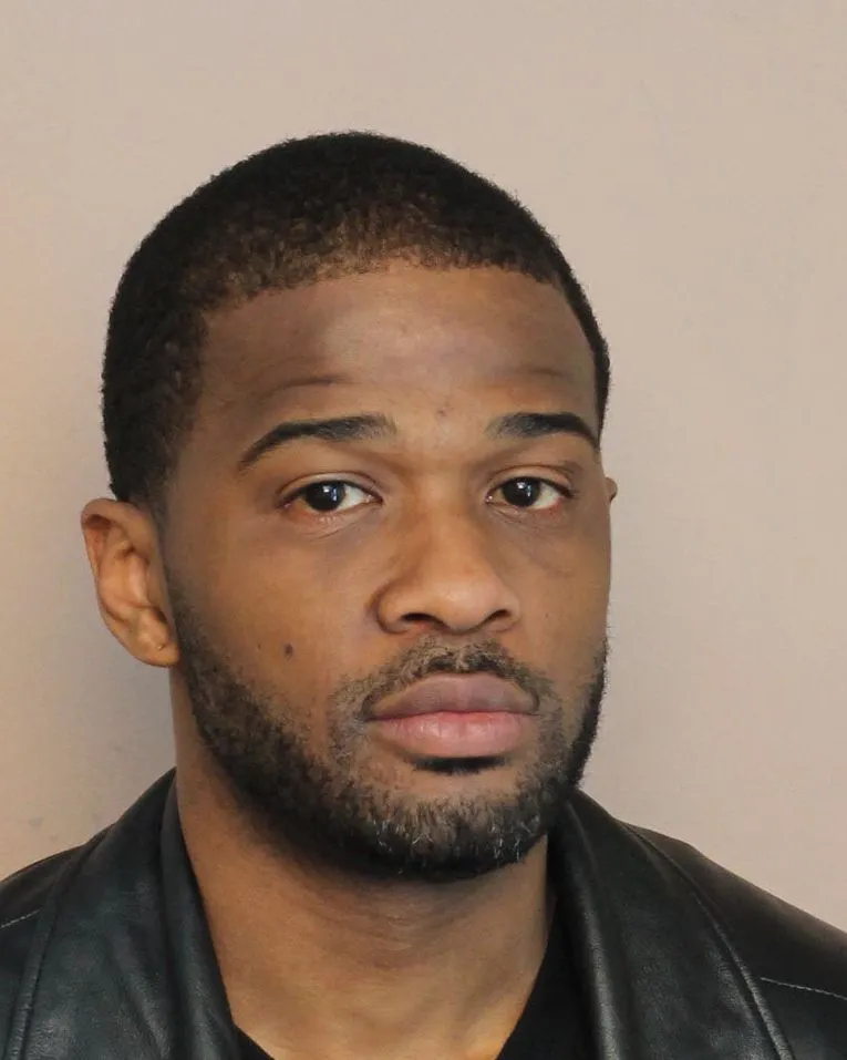 Registry photo of Mario Devon Frederick