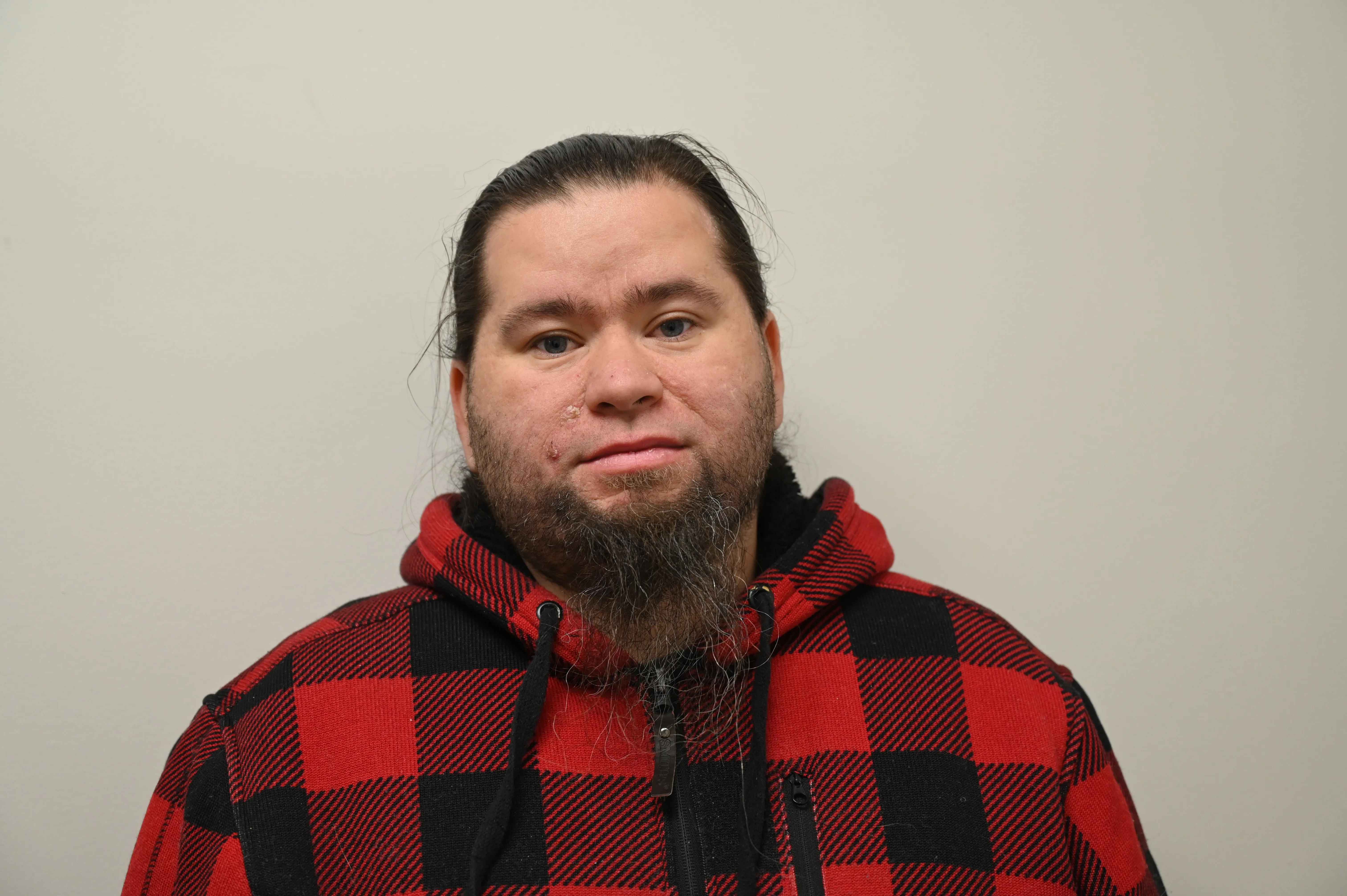 Registry photo of Robert Aaron Hernandez