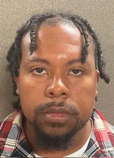 Registry photo of Reginald Devon Bond