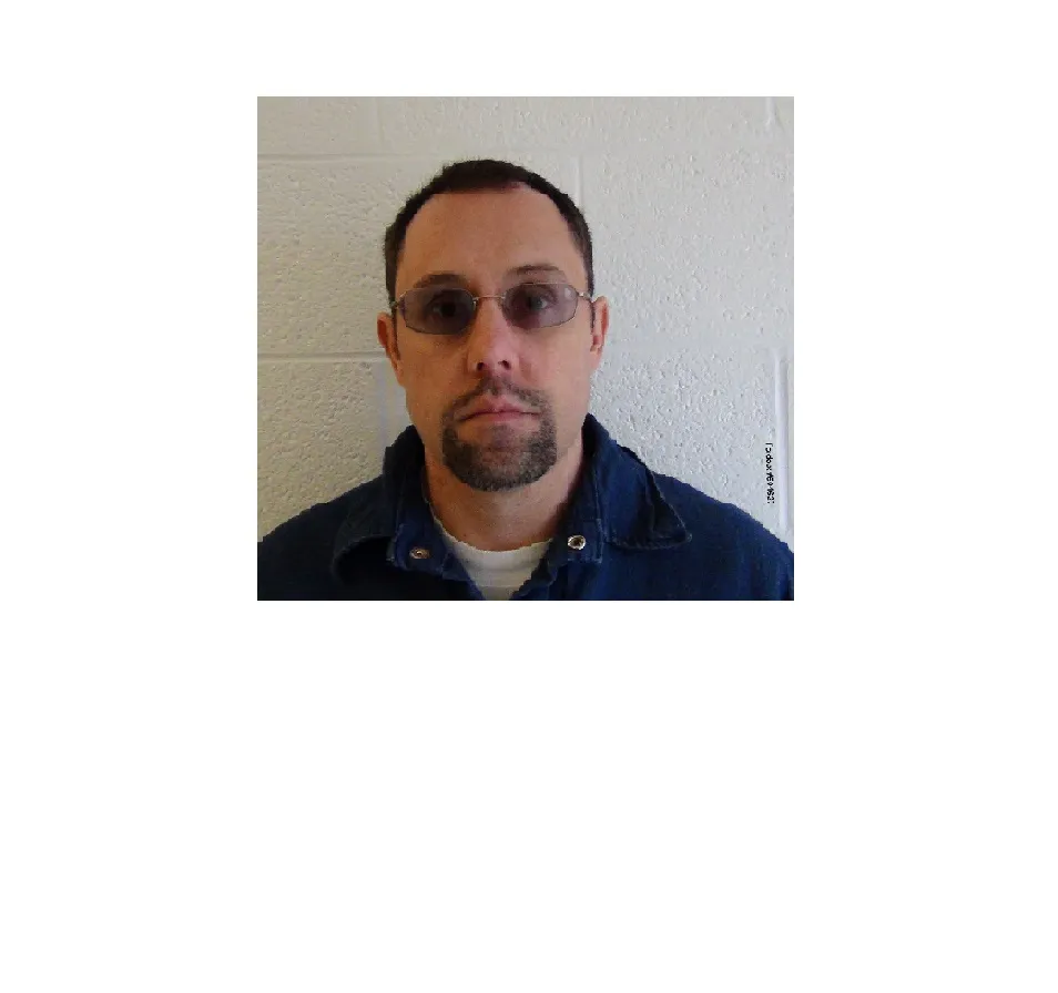 Registry photo of Jeremy Lee Robidoux