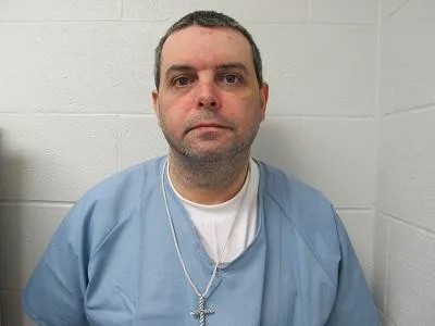 Registry photo of Steven Glen Hutchison