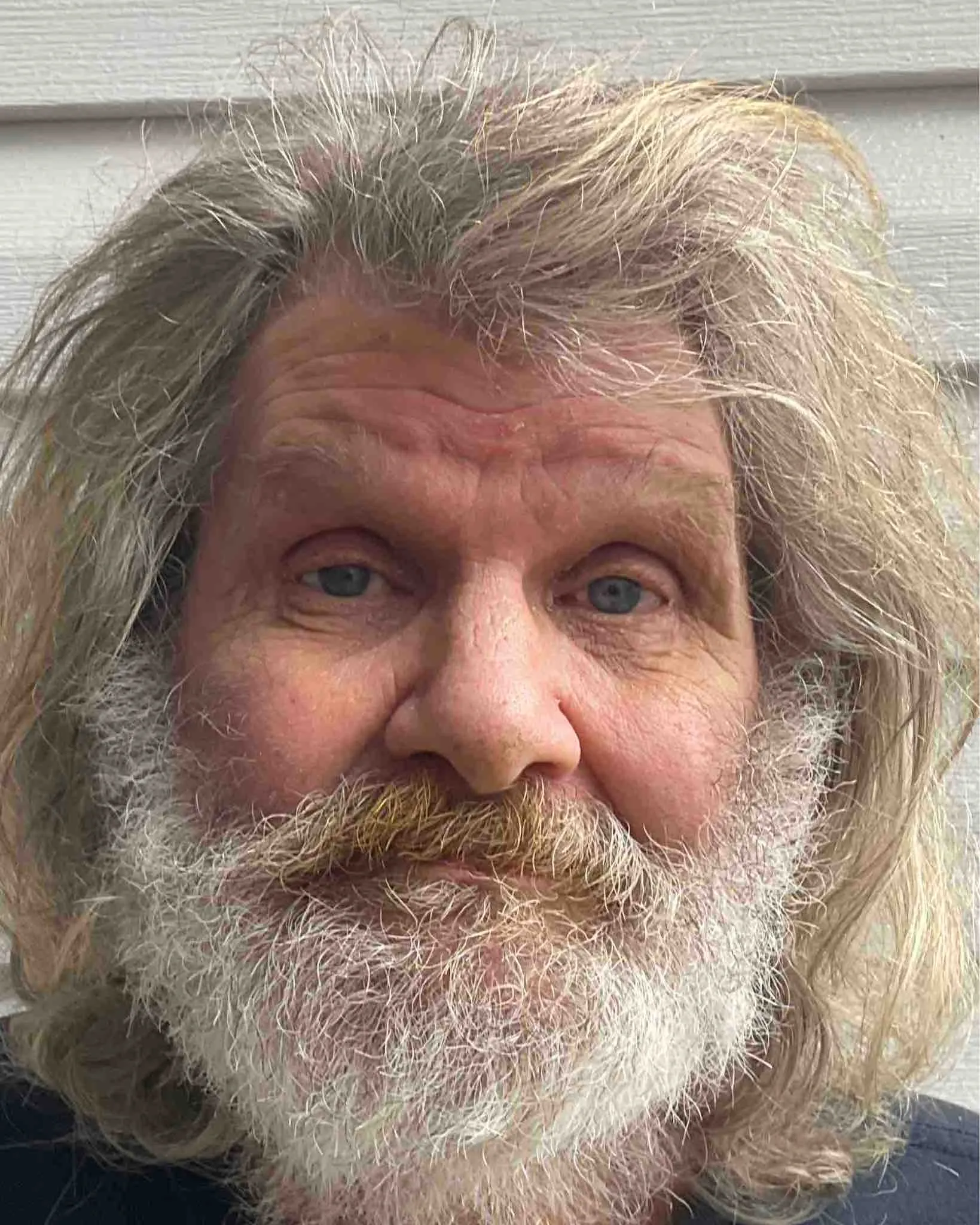 Registry photo of Ivor Joseph Roberts