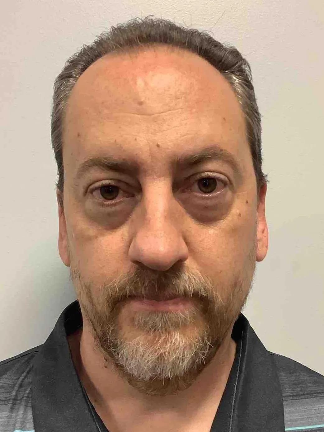 Registry photo of Christopher Steven Suri