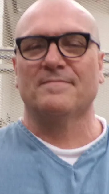 Registry photo of Devan George Davis