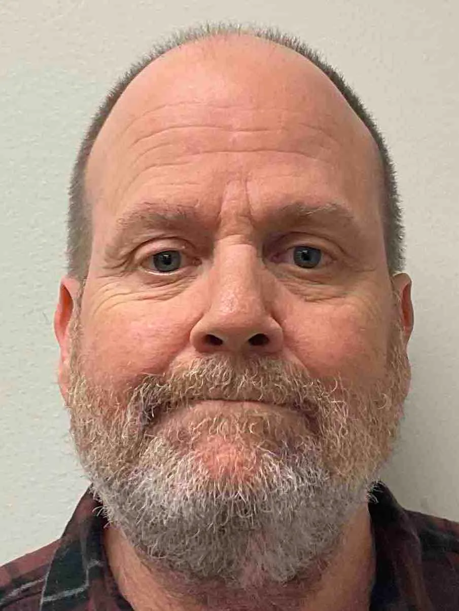 Registry photo of Louie Clifton Nichols