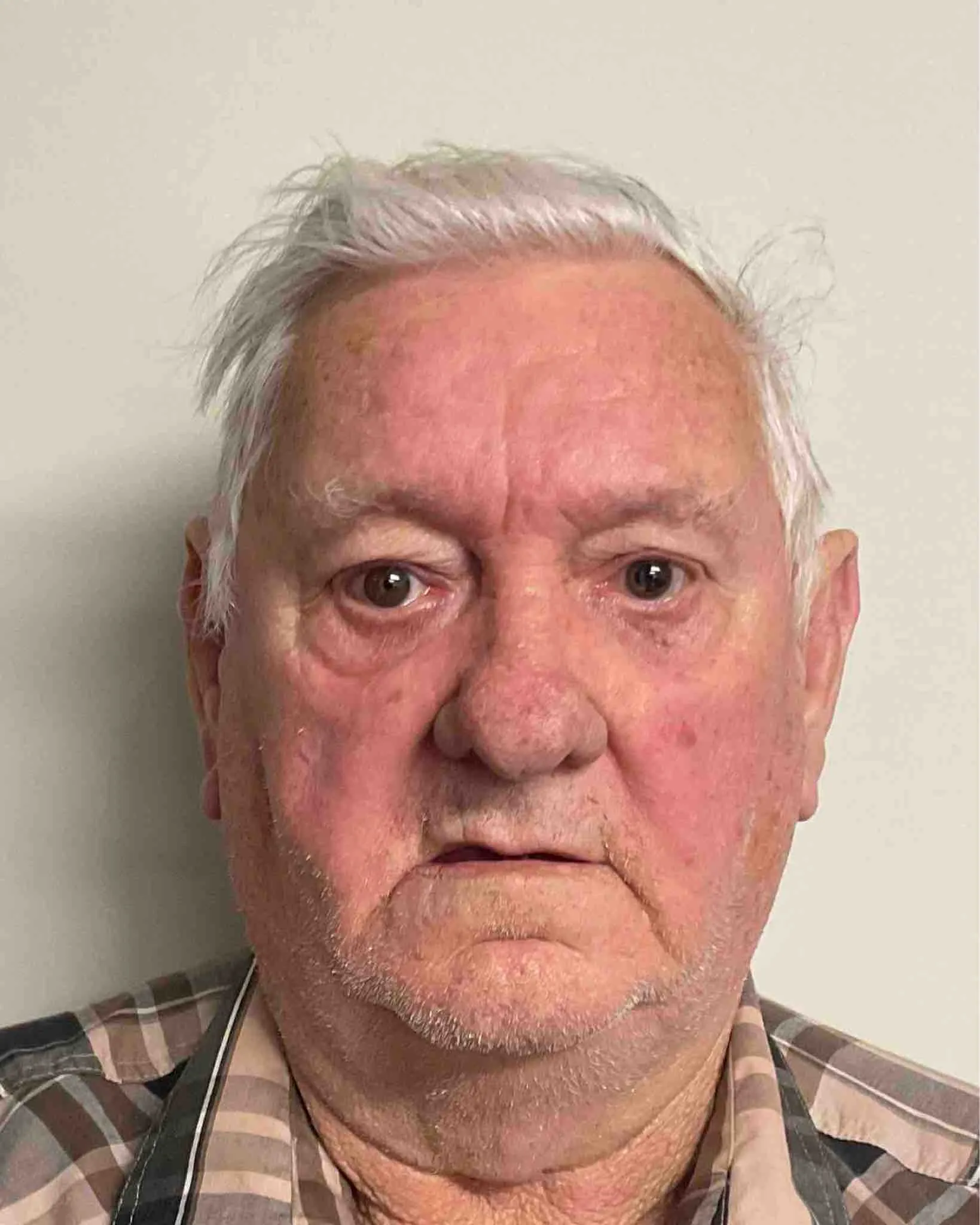 Registry photo of Edward Carl Doss