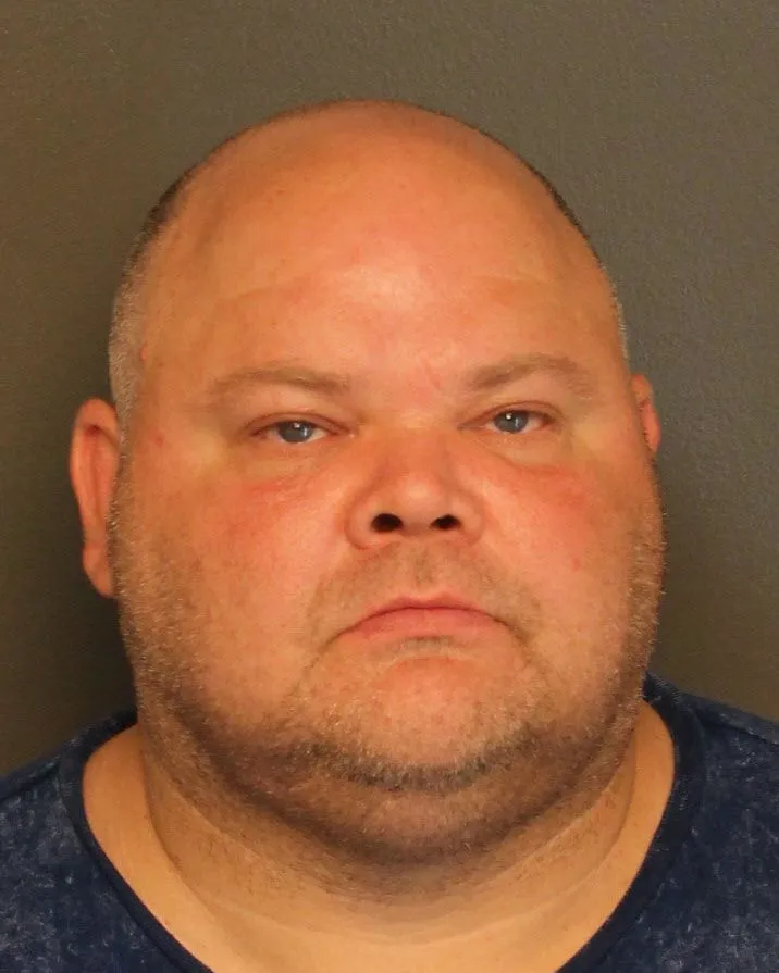 Registry photo of Charles Jason Curry