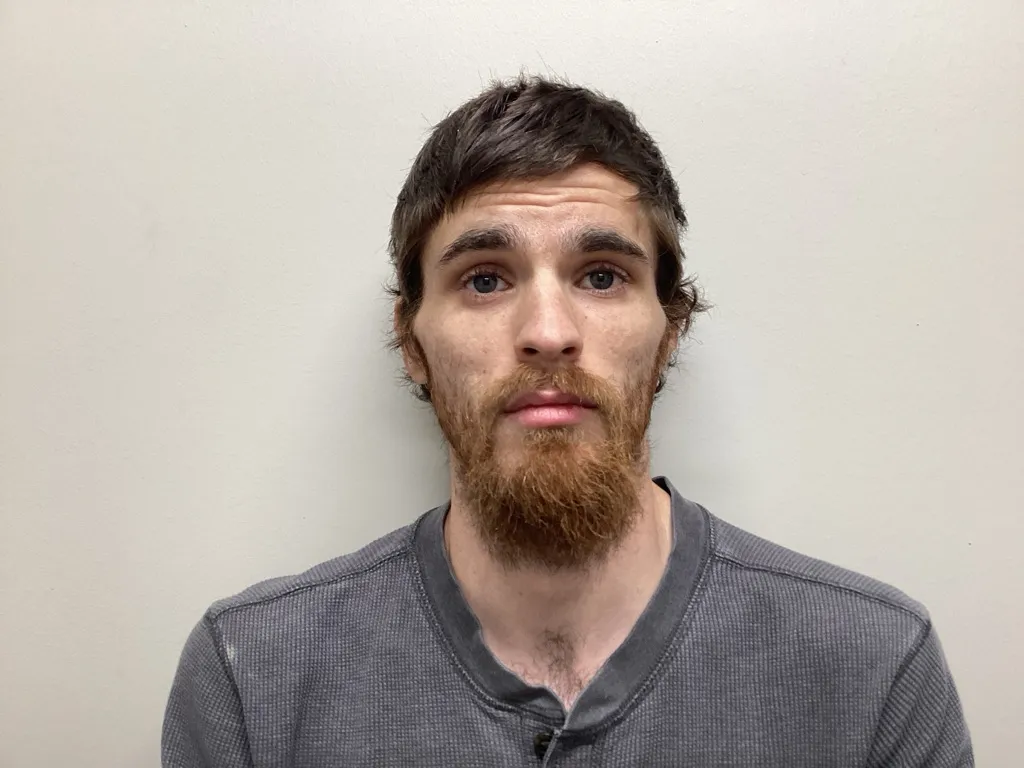 Registry photo of Dustin Ray Richardson