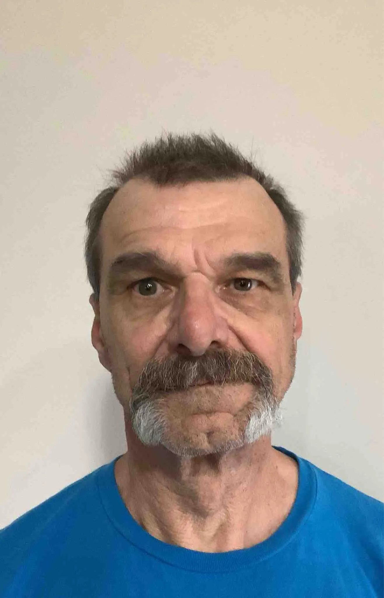 Registry photo of Johnny Lee Vaughn