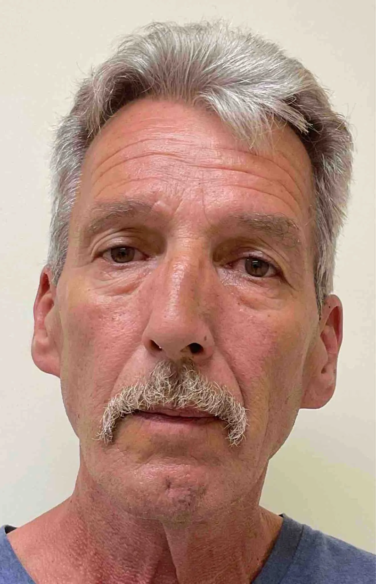 Registry photo of Barry Paul Crump