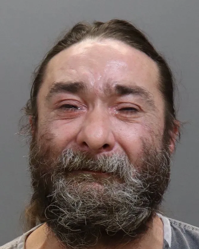 Registry photo of Earl Hellyer