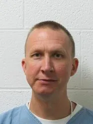 Registry photo of Justin Lane Farris