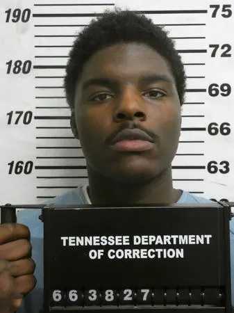 Registry photo of Denzel Walton