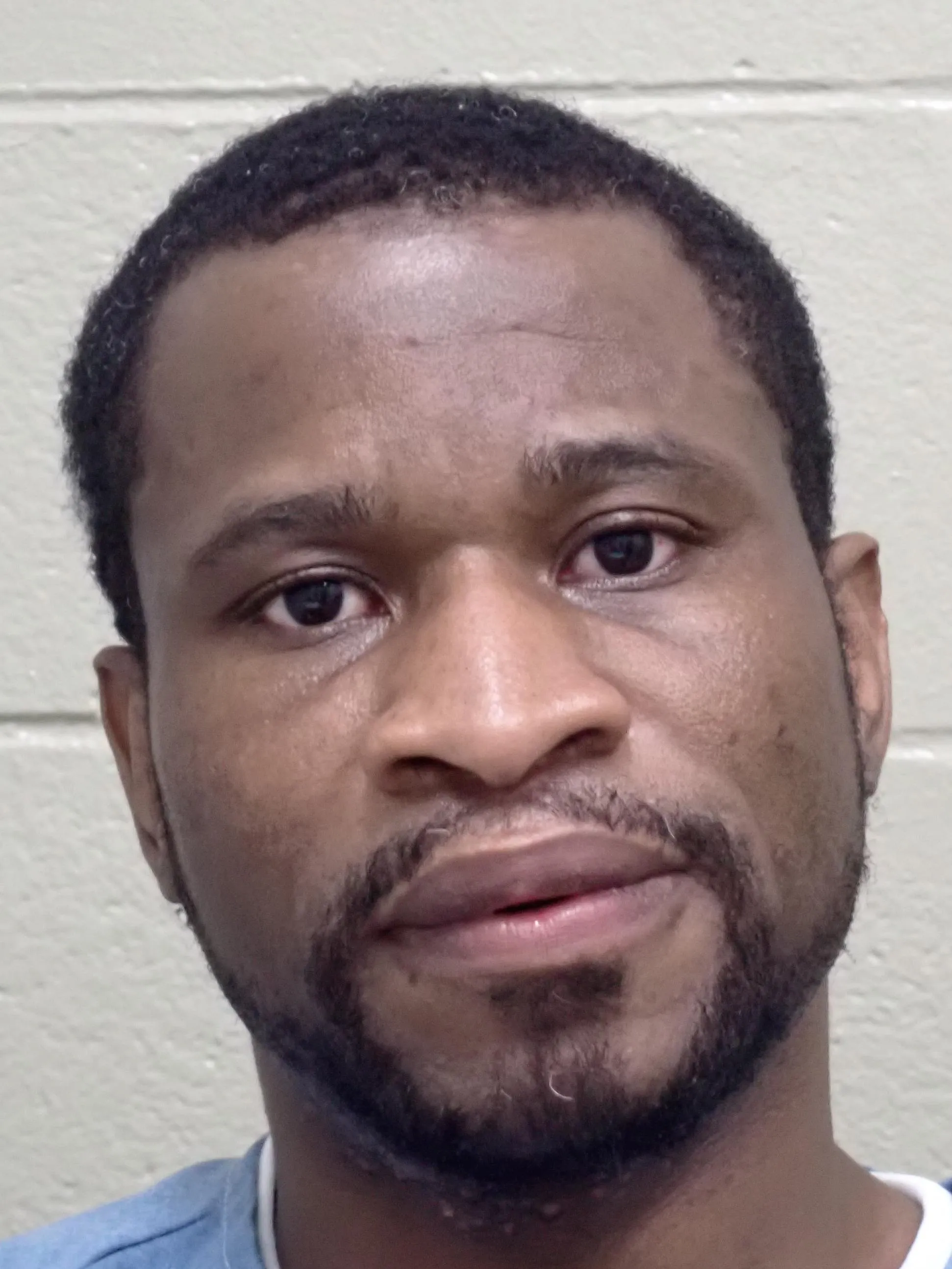 Registry photo of Demande Claude