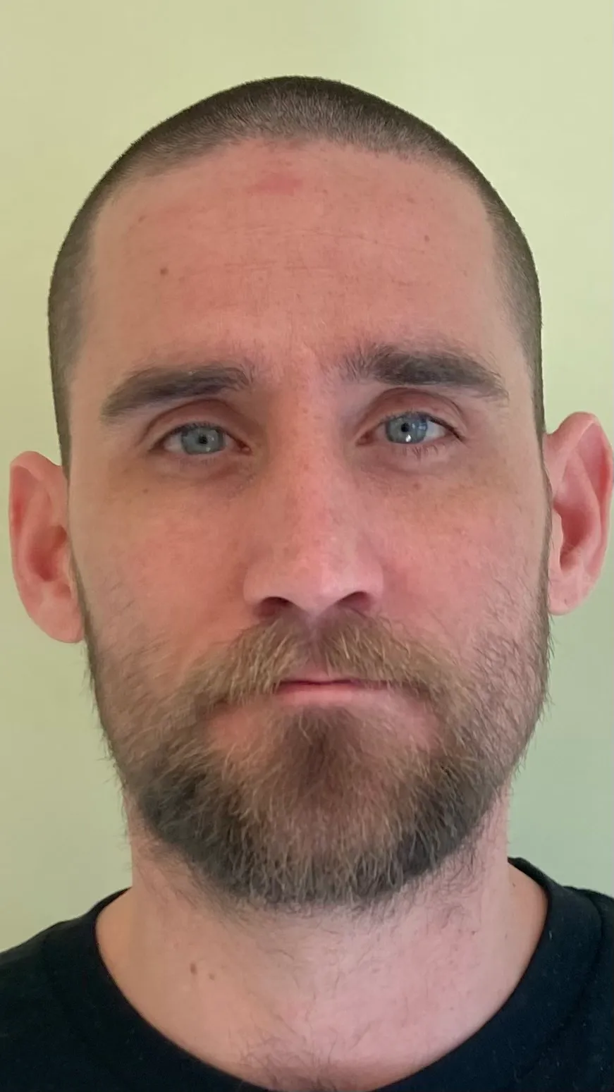 Registry photo of Joshua Aaron Dubay