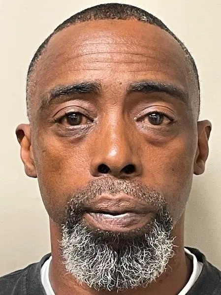 Registry photo of Isaac Holmes