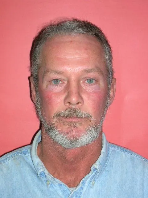 Registry photo of Robert Queen JR