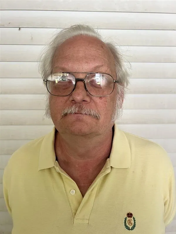 Registry photo of John A Howard